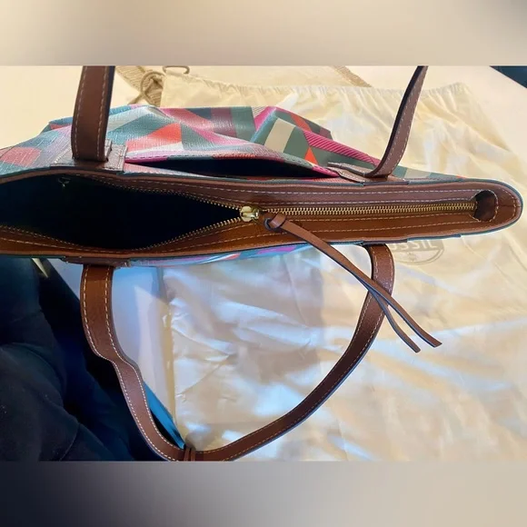 Fossil Tote - Picture 7 of 13